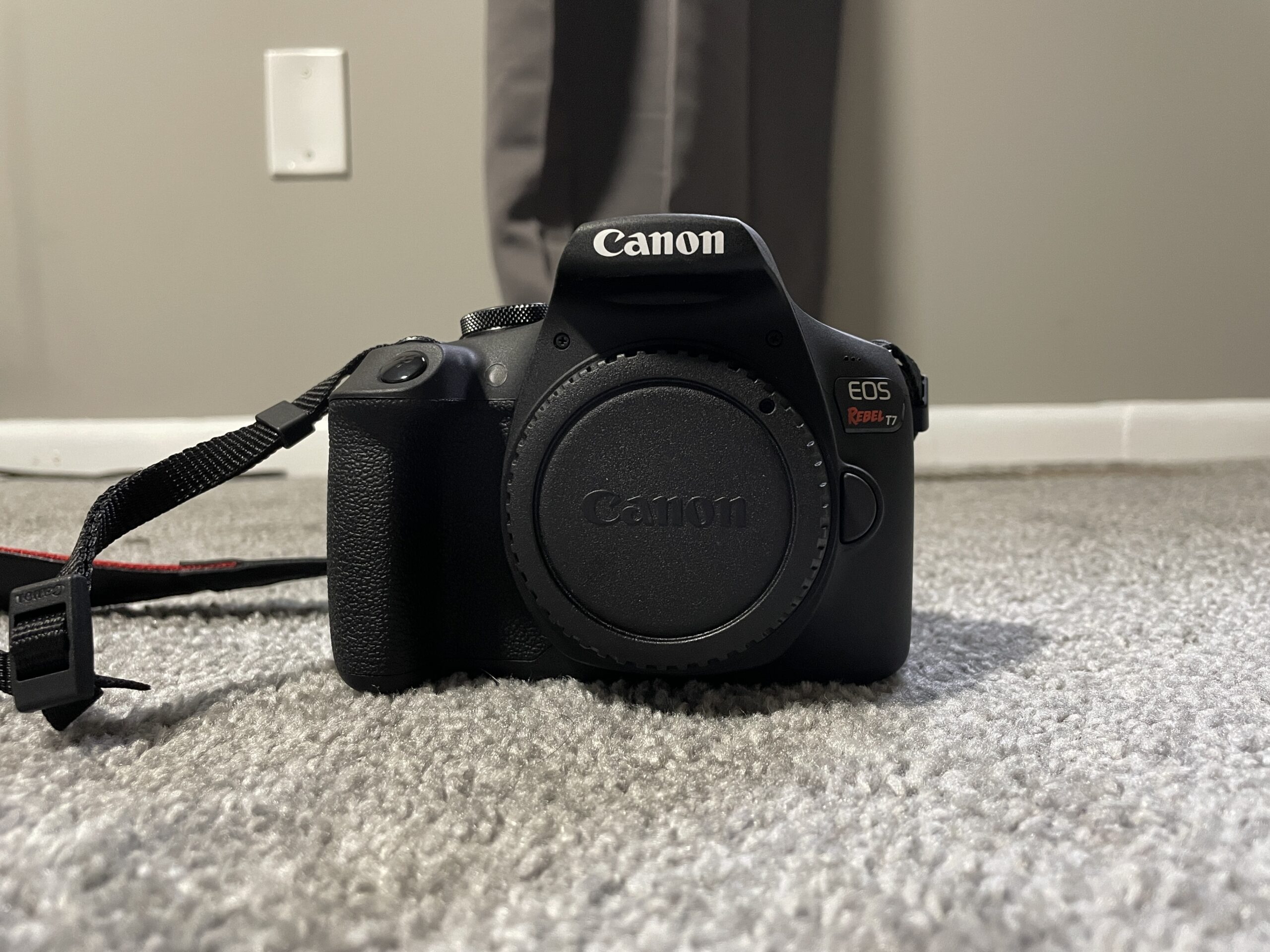 Produktbild Canon EOS Rebel T7 DSLR